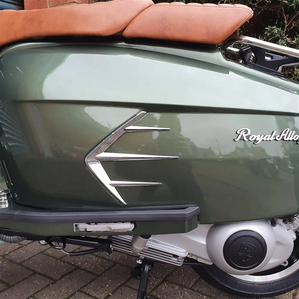 Cowl Flash Accent (Right Side); Royal Alloy Gt150, Gp300s 2