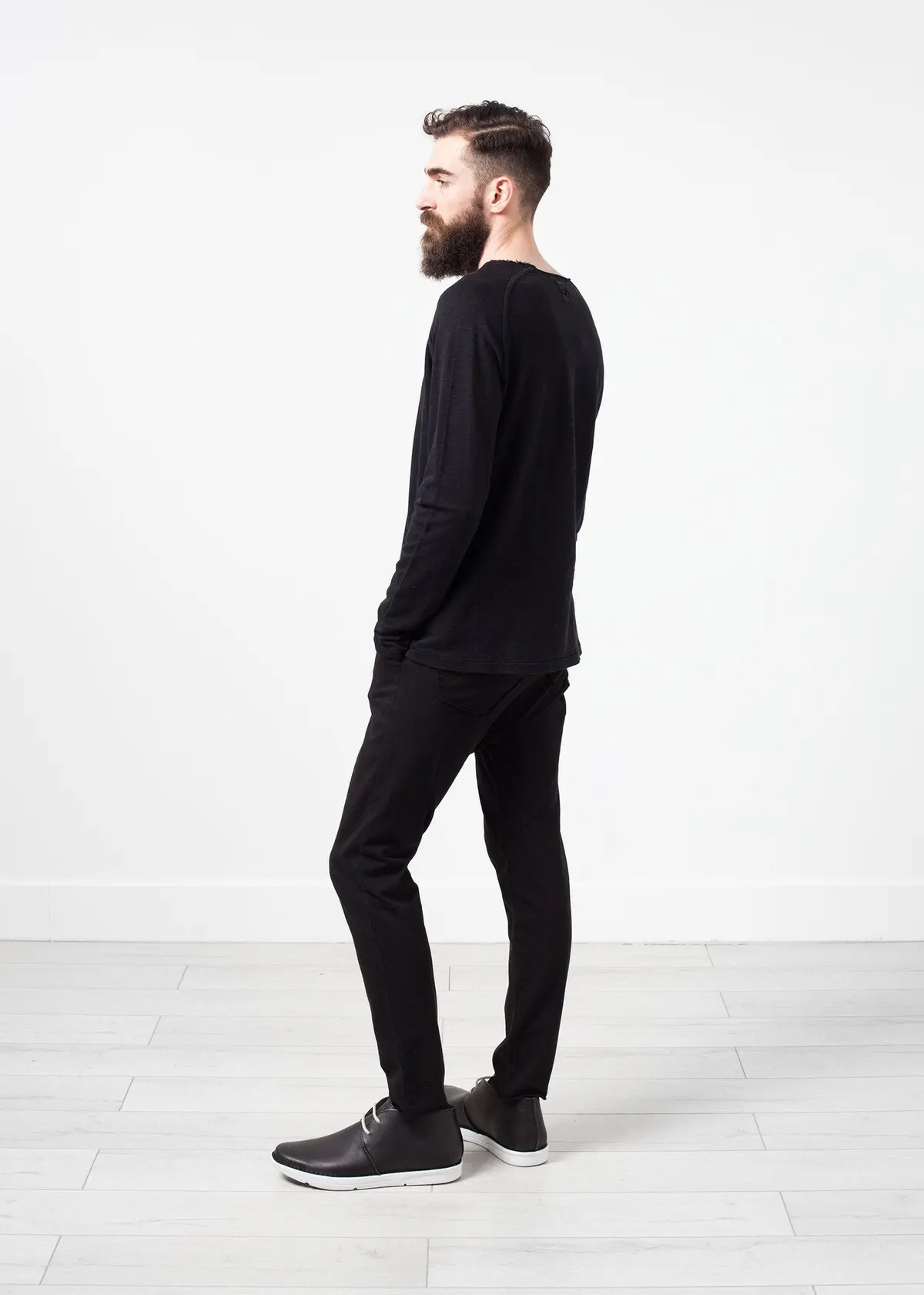 Daris Tee In Black 1