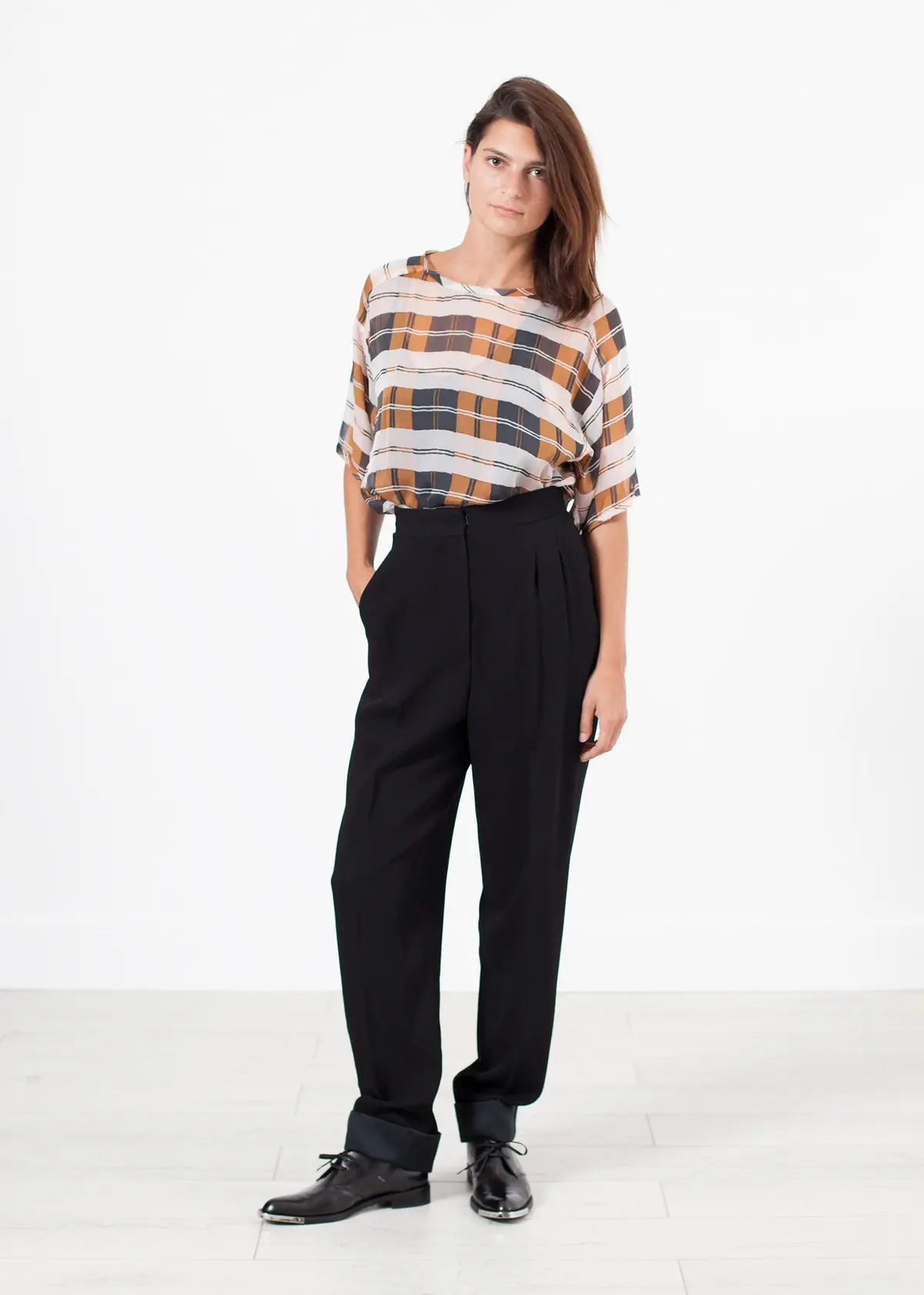 Contrast Cuff Pant In Black 4