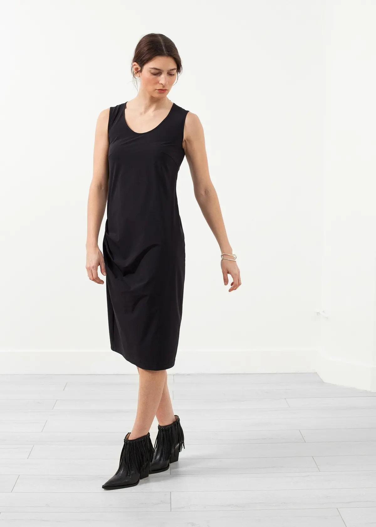 Sleeveless Fitted Dress 9
