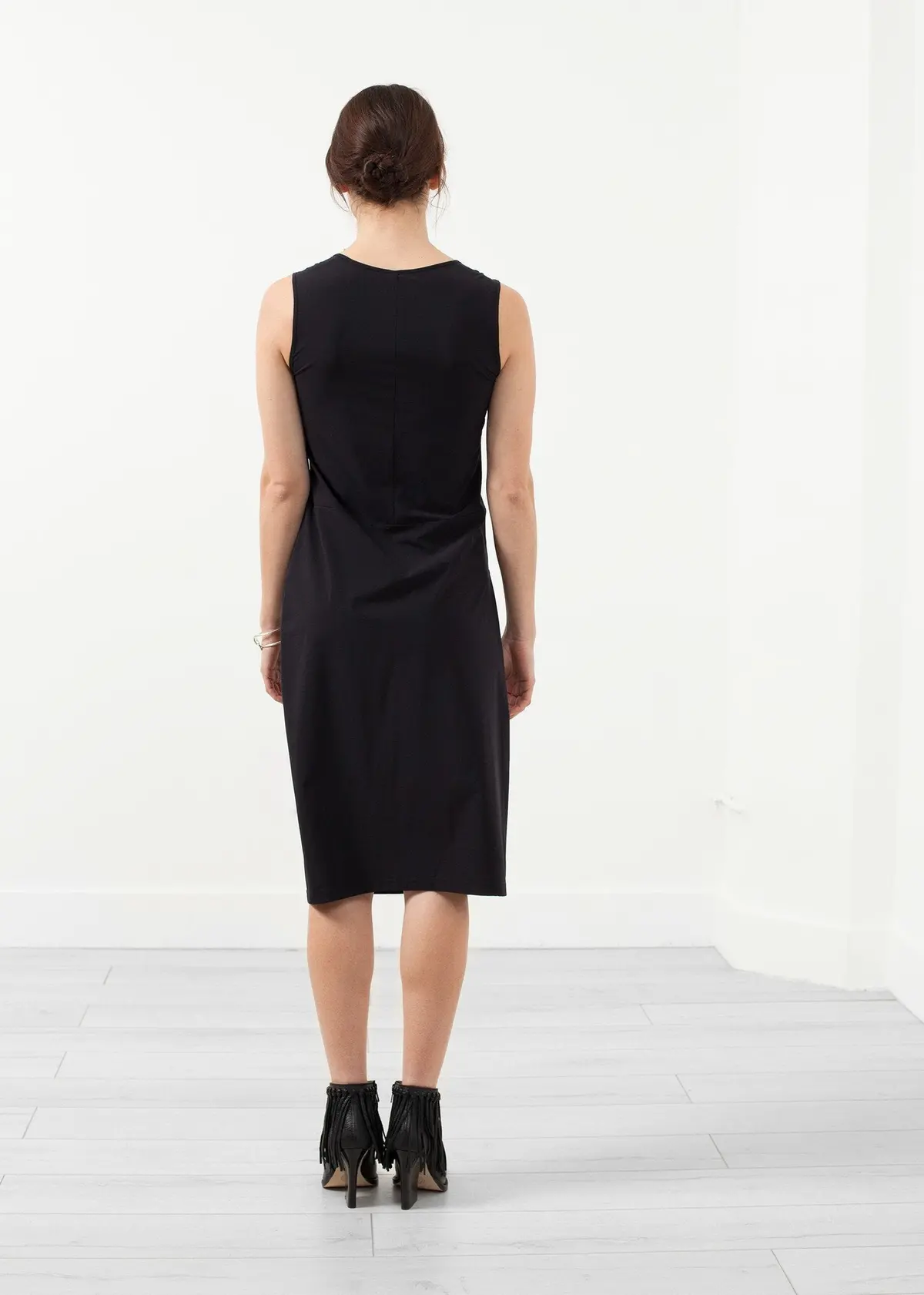 Sleeveless Fitted Dress 10
