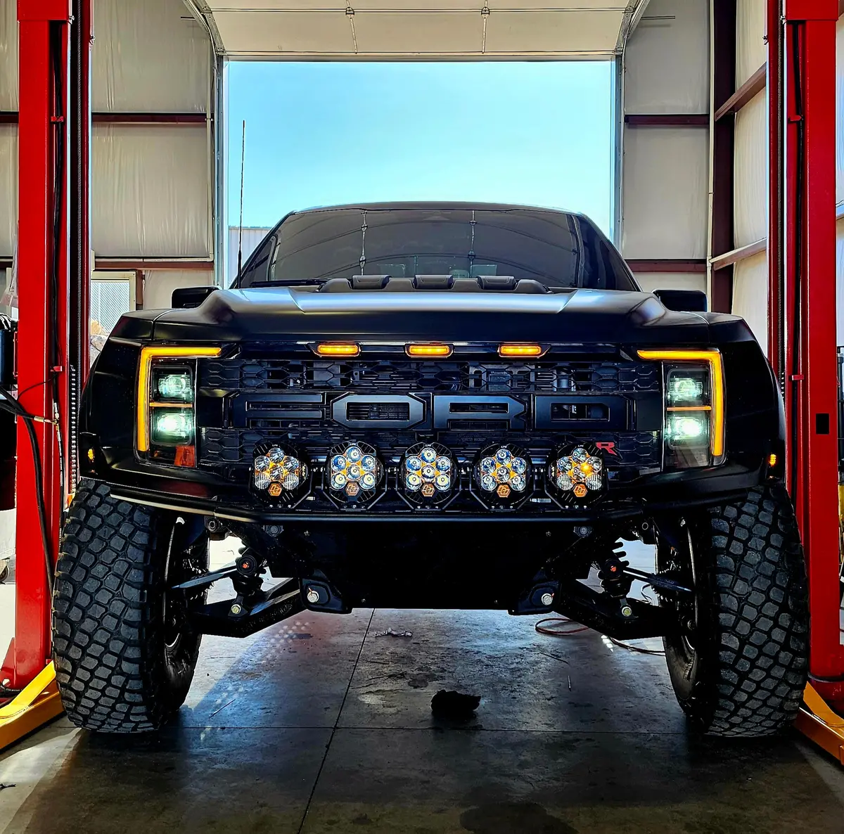 Gen 3 Raptor R Smurf Bumper / With Svc Heat Exchanger 2