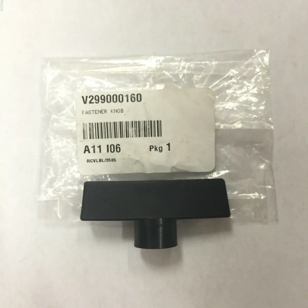 V299000160 Genuine Echo Knob, Fastener For Driveshaft Coupler Assembly 1