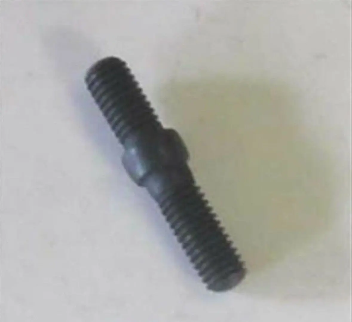 V224000030 Echo Chainsaw Guide Bar Stud 43301103931 43301103930 Cs-302 Cs-302S 1