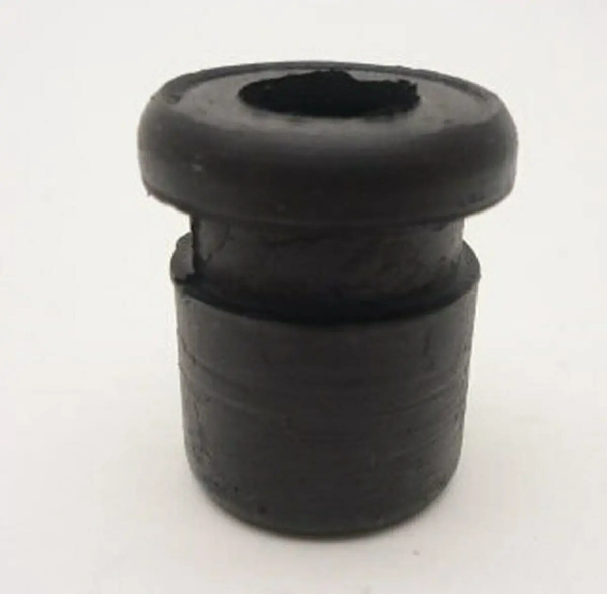 V400000070 Genuine Echo / Shindaiwa Cushion / Buffer 4 Cs-355T Cs-361P Cs-360Tes 1