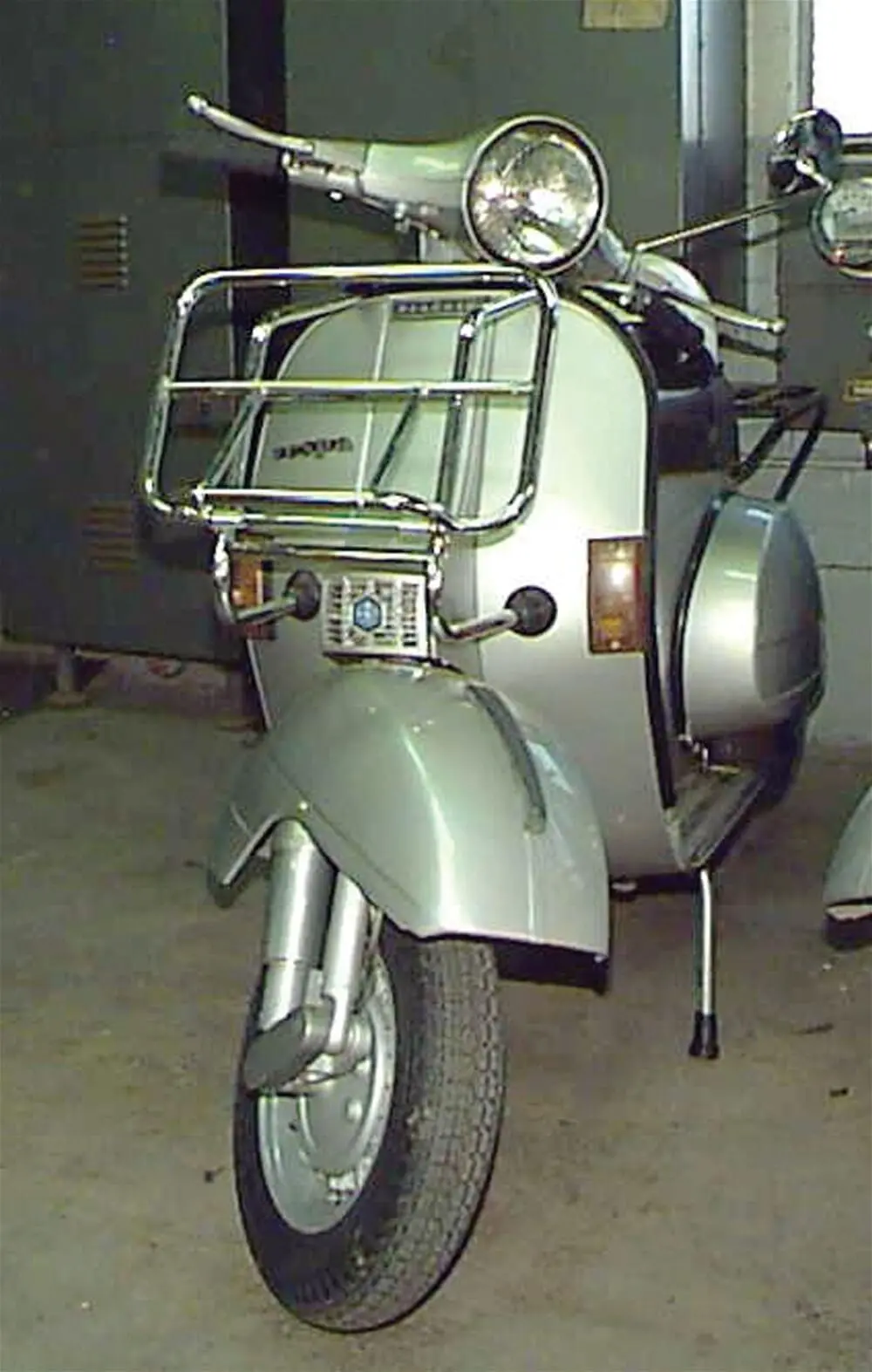 Cuppini, Front Rack (Large, Chrome); Vintage Vespas, Stella 1