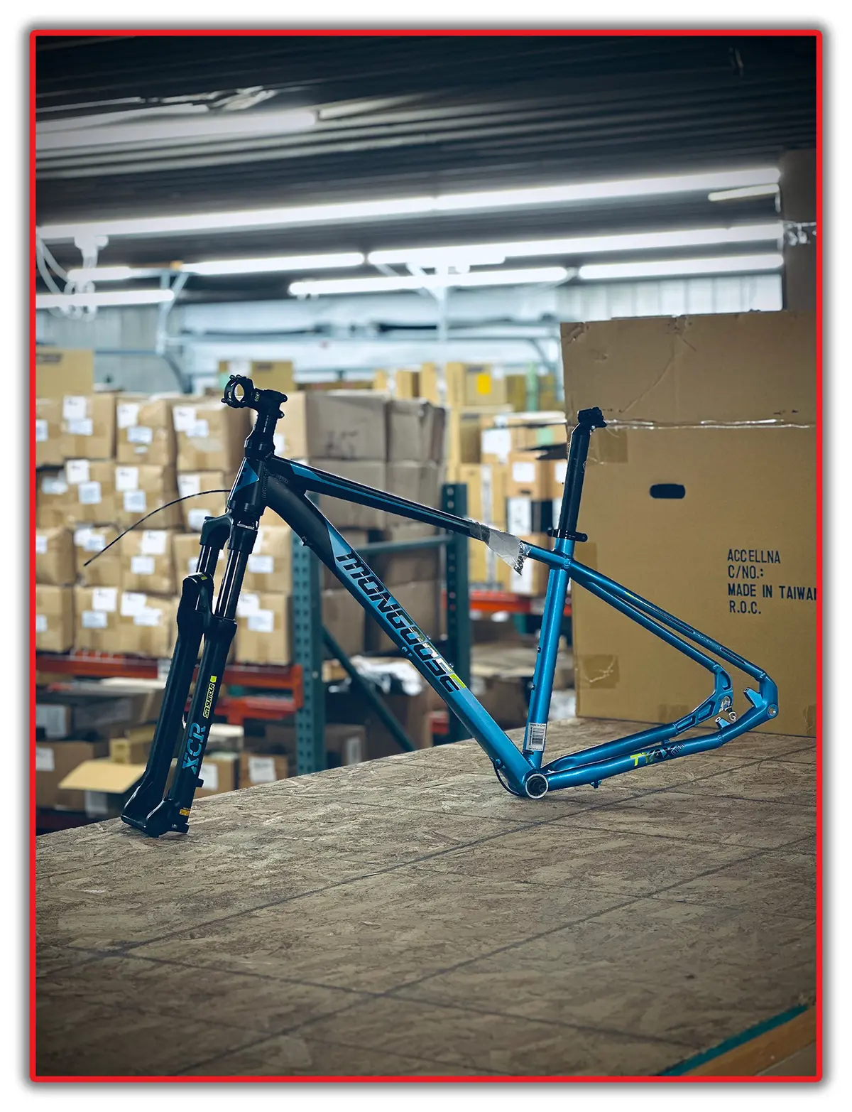 Mongoose Tyax Expert 29" 148Mm Thru Axle Disc Hardtail Small Frame Suntour Fork 1