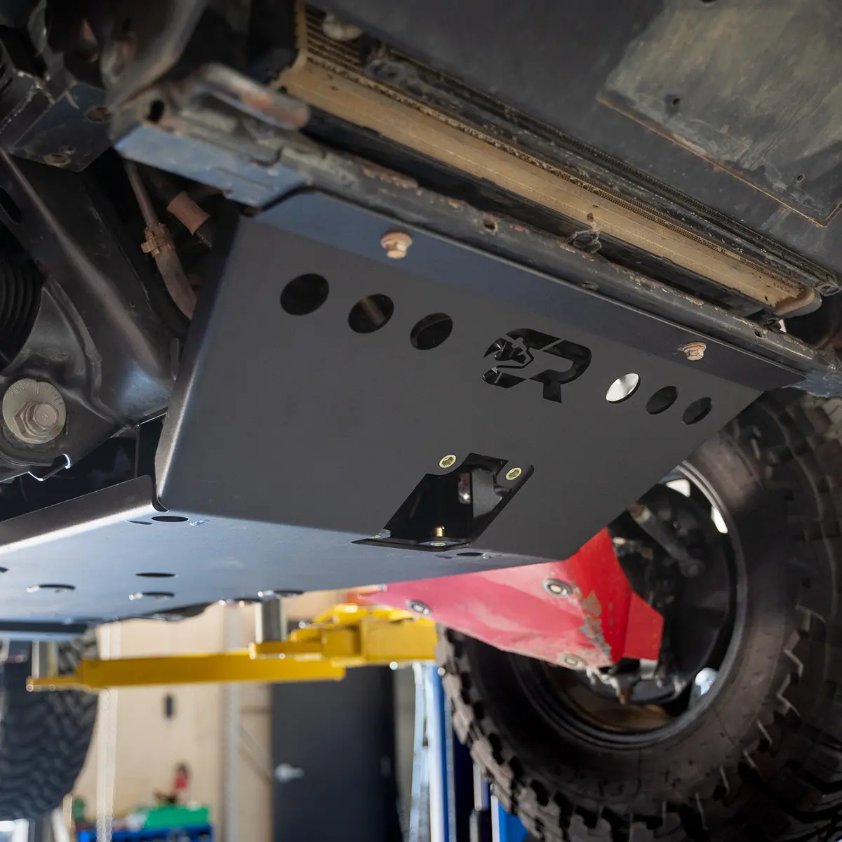Cali Raised Led - Front Skid Plate - Toyota Fj Cruiser (2007-2014) 1