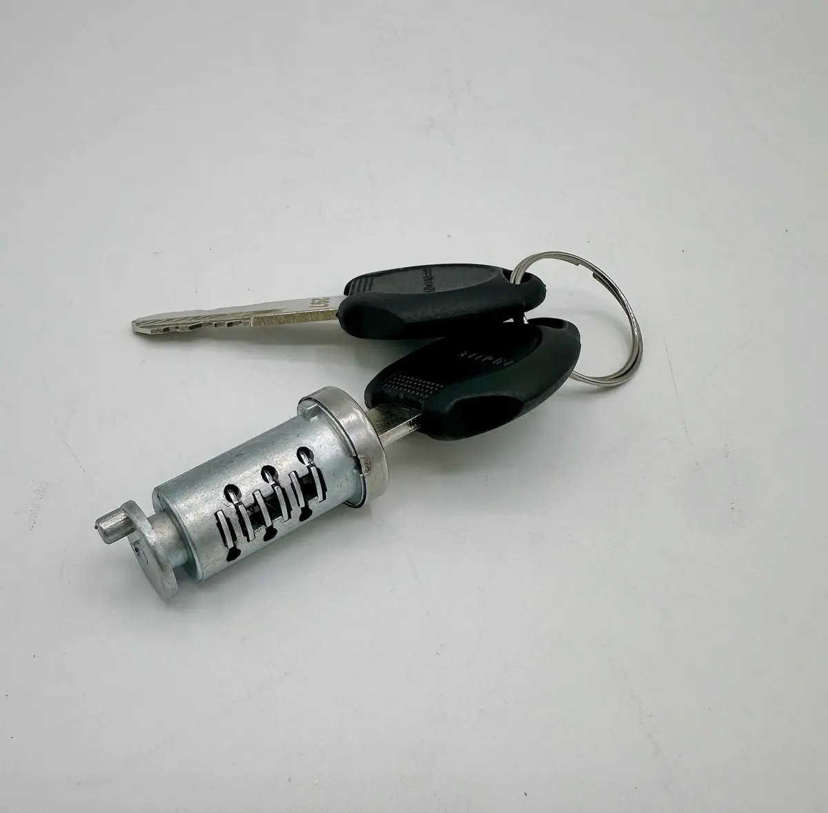 Samsung 48V E-Bike Battery Keyed Replacement Lock Core – Compatible With Kasen Malibu | Includes 2 Keys | Battery Not Included 1