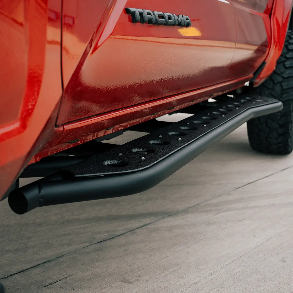 Cali Raised Led - Step Edition Rock Sliders - Toyota Tacoma (2024+) 1
