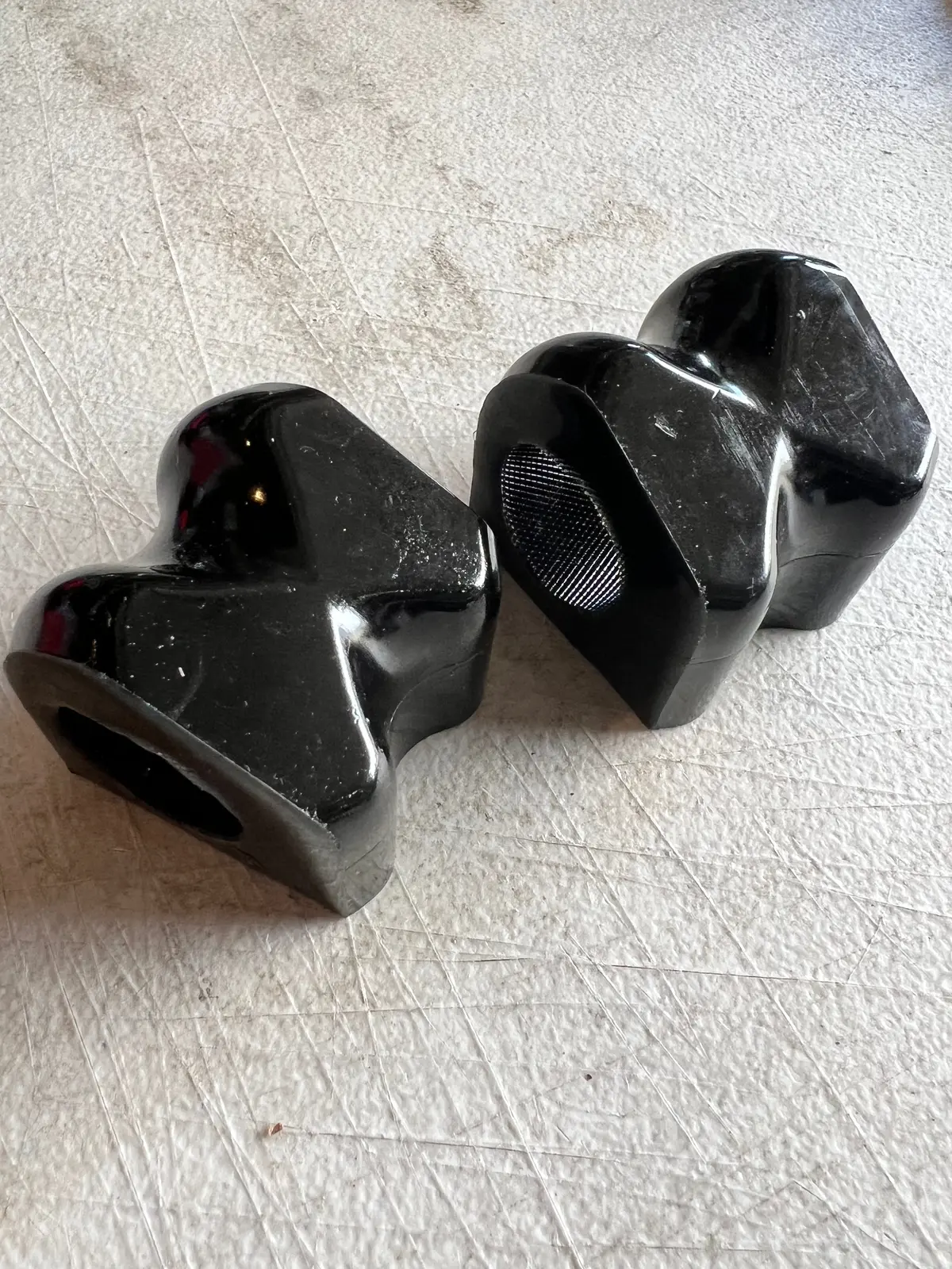Dr. Kdss - Front Kdss Sway Bar Outer Bushing 1