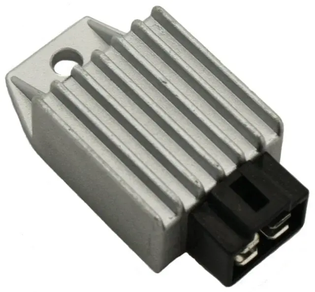 Universal Parts 12V Rectifier/Regulator 1