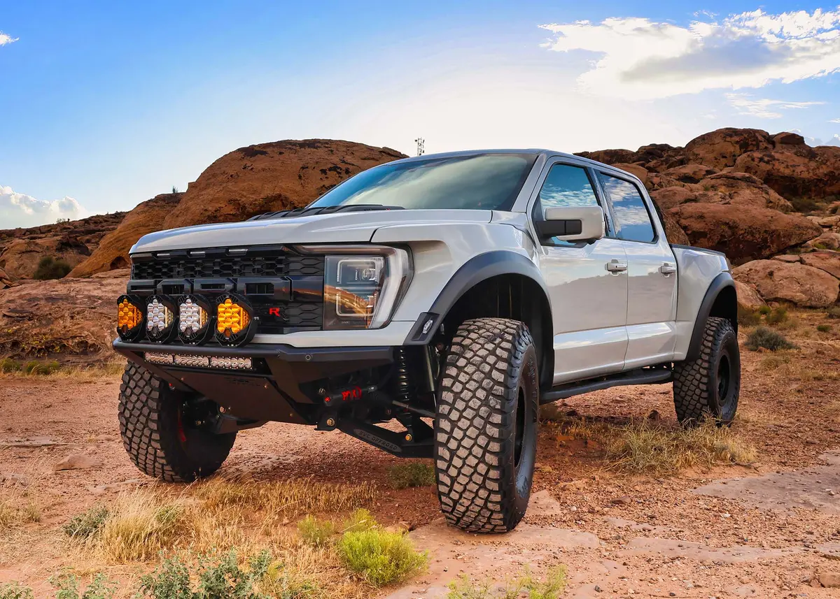 Gen 3 Raptor R Mojave Frame Cut Bumper / With Svc Heat Exchanger Included 4