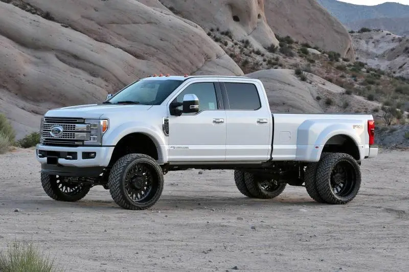 Fabtech 6-Inch Lift System – 4-Link Suspension With Coilovers & Dual Shocks For 2018 Ford F-450/F-550 Diesel 4Wd 2